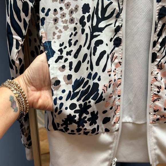 EUC Adidas multicolor zipper jacket size XS - Picture 4 of 9